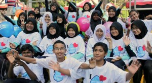 SEBAHAGIAN pelajar sekolah yang mengambil bahagian dalam pertandingan melukis sempena sambutan Hari Air Sedunia 2012 Peringkat Negeri Pulau Pinang di sini baru-baru ini. 