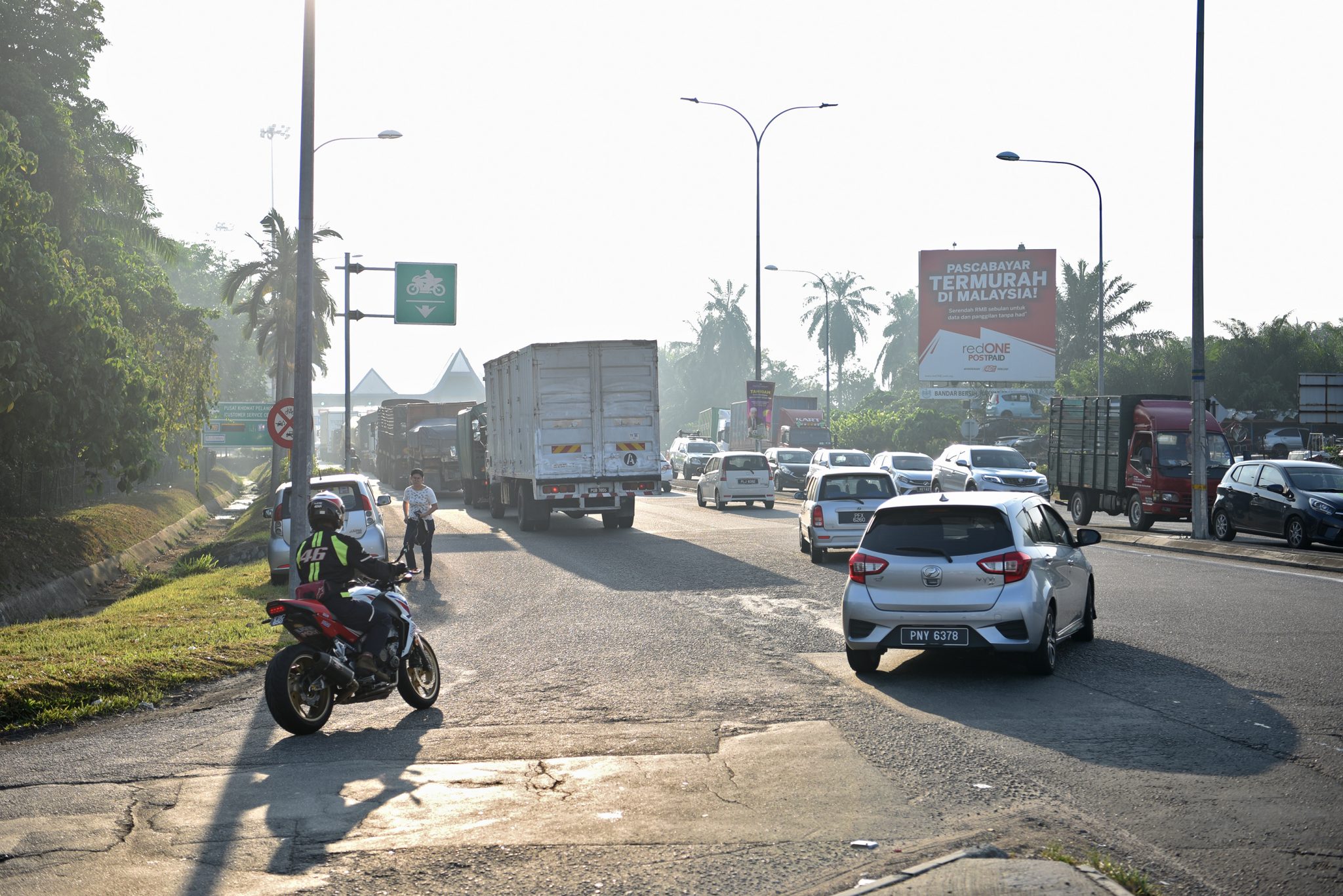 punca kesesakan tren pada waktu puncak