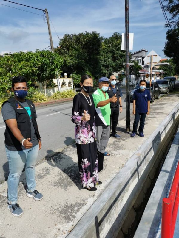 Naik taraf jalan, longkang Kampung Sungai Gelugor siap ...