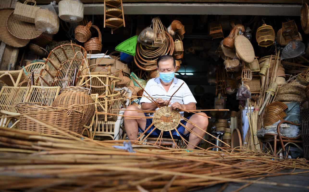 Third Gen Successor Keeping Rattan Weaving Business Alive Buletin Mutiara