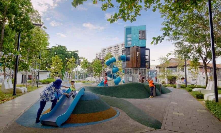 a8 01 sia boey playground with kids playing